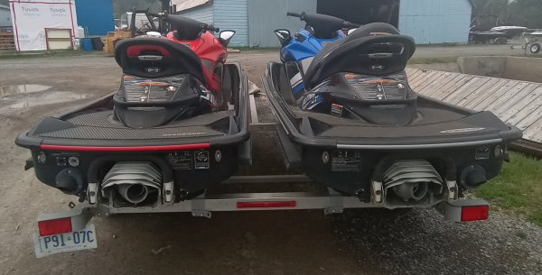 2017 Kawaski JetSki Set of 2 2017 Kawaski JetSki Set of 2