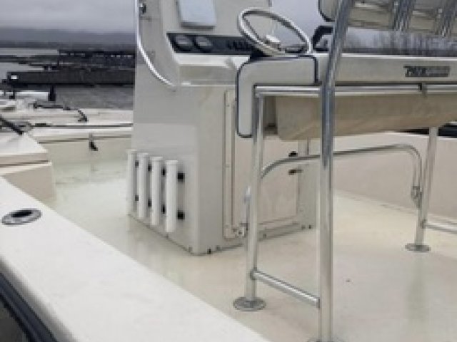 Pathfinder 20' Center Console