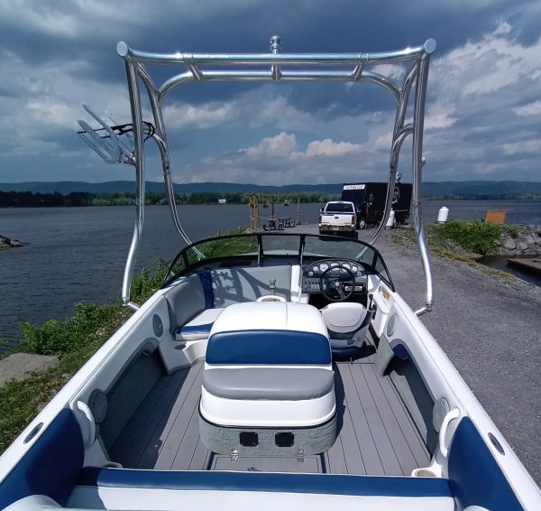 2001 KANGA MOOMBA with trailer 2001 KANGA MOOMBA with trailer