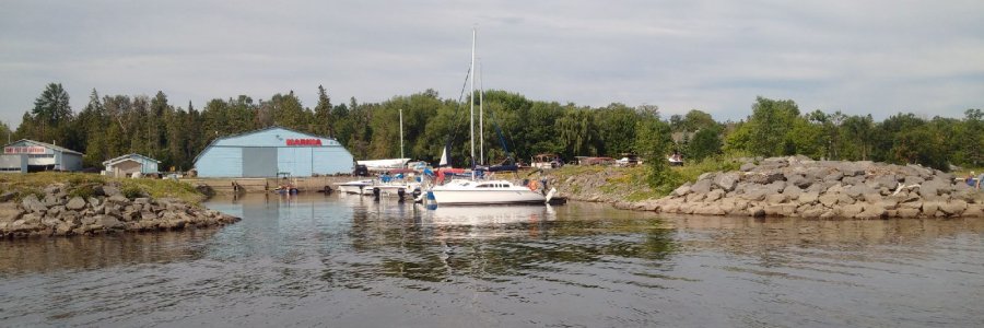 A hot Sunday at the Marina